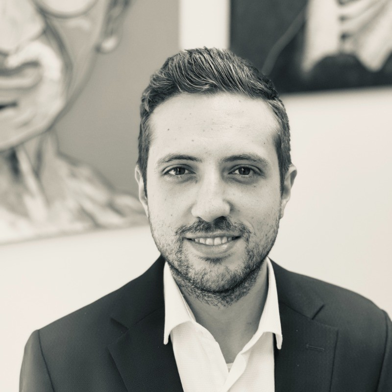 Portrait d’Ata Önat, cofondateur d’ANA Studio
